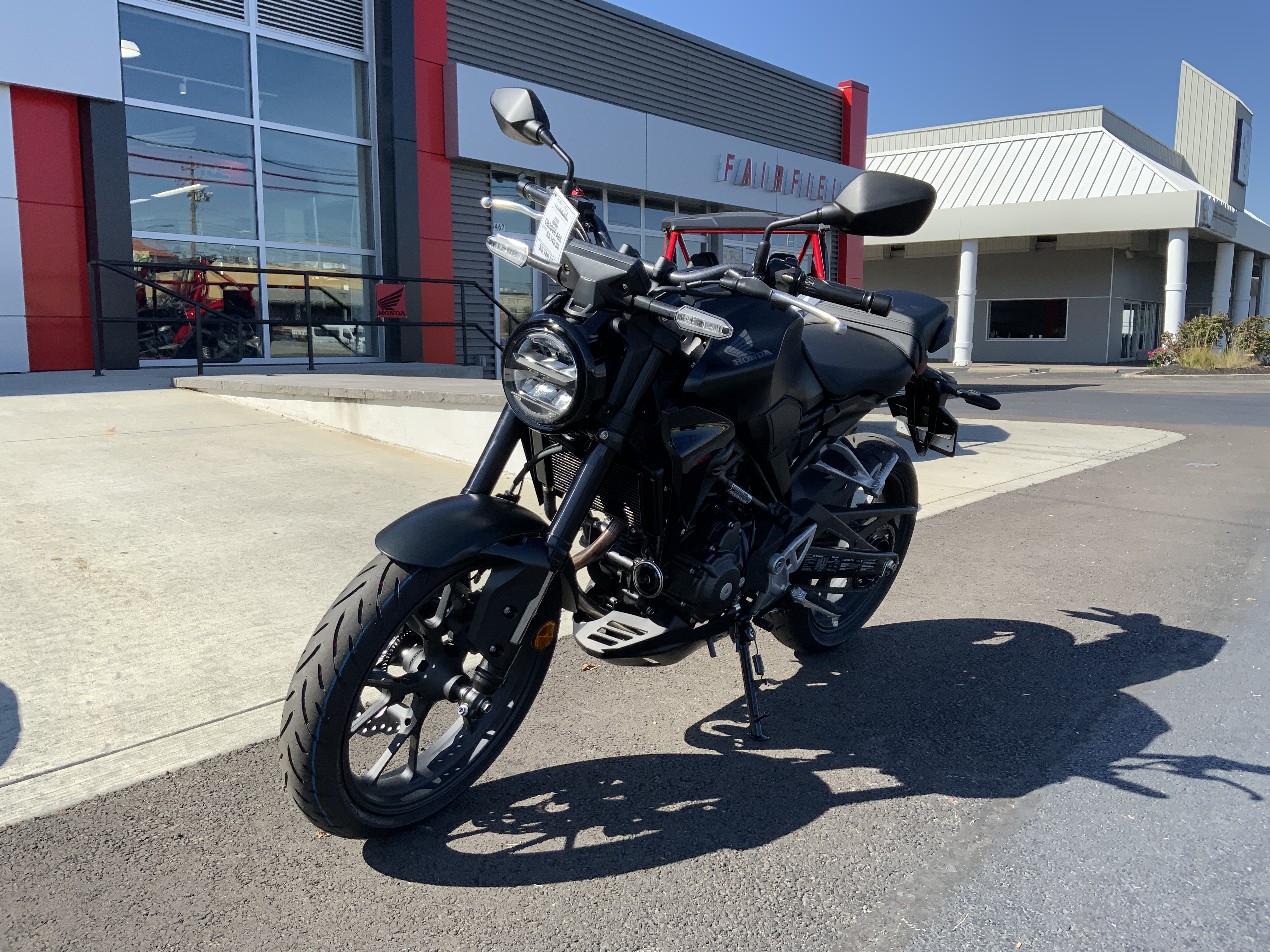 2025 Honda CB300R ABS - Photo 2